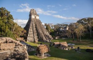 Lee más sobre el artículo Explorando las Ruinas de Copán: Patrimonio Maya en Honduras